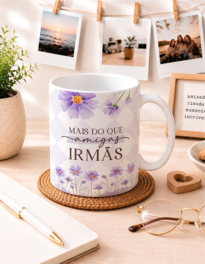 Caneca Personalizada "Mais do que Amigas, Irmãs" — Floral Lilás